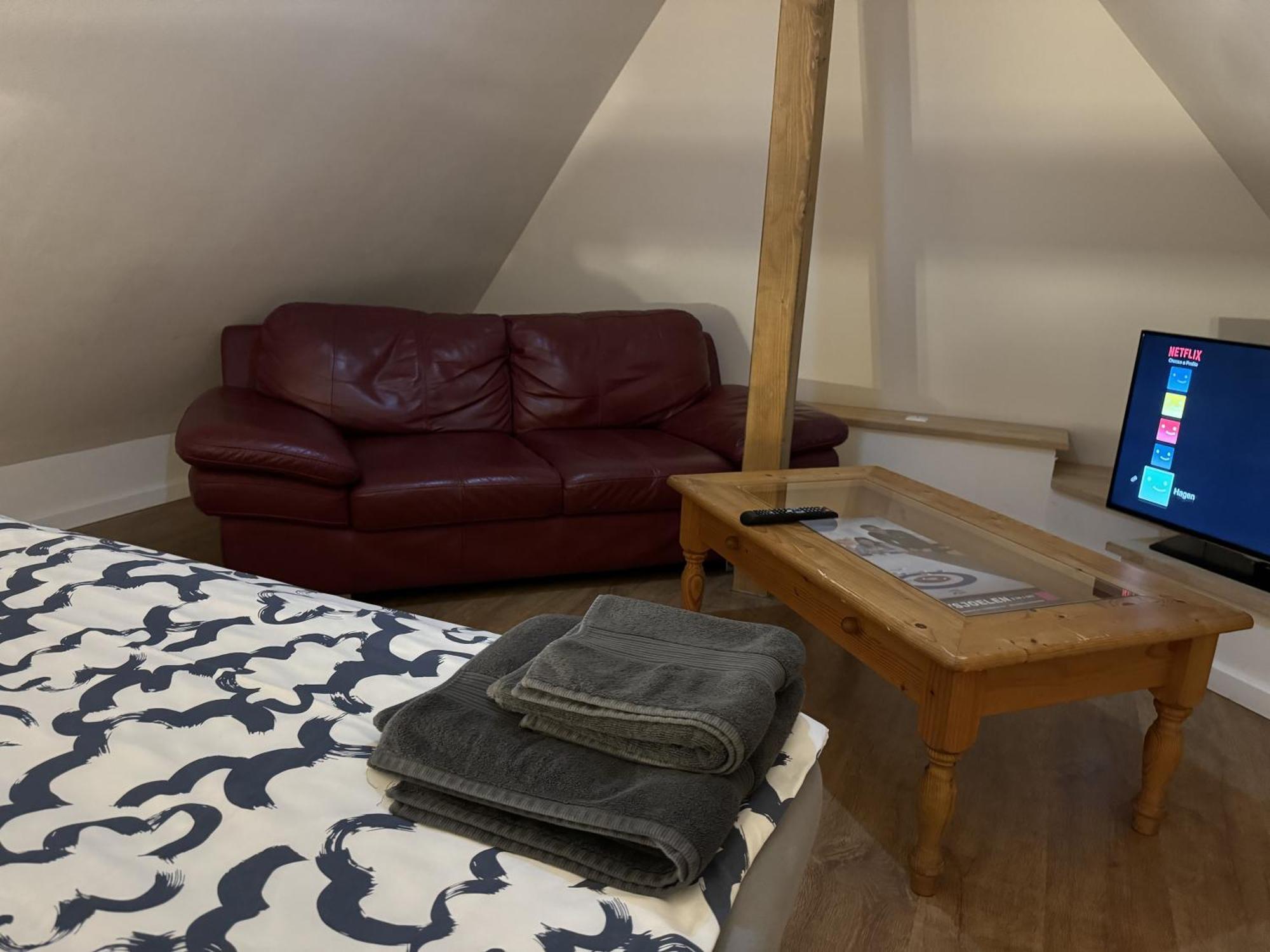 Bielefeld Zentral Komplette Fewo, 4 Schlafbereiche Bis Zu 8 Personen ภายนอก รูปภาพ